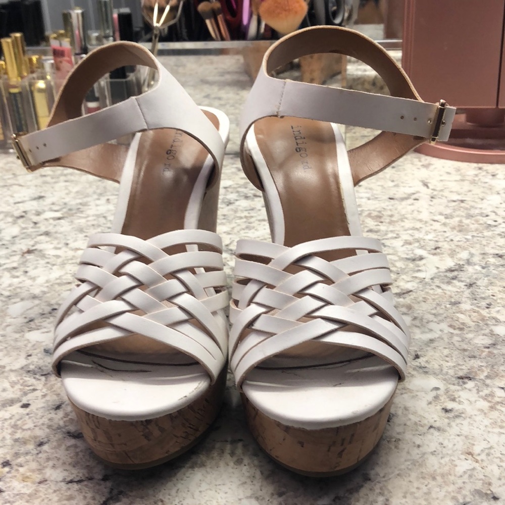 White cork wedges